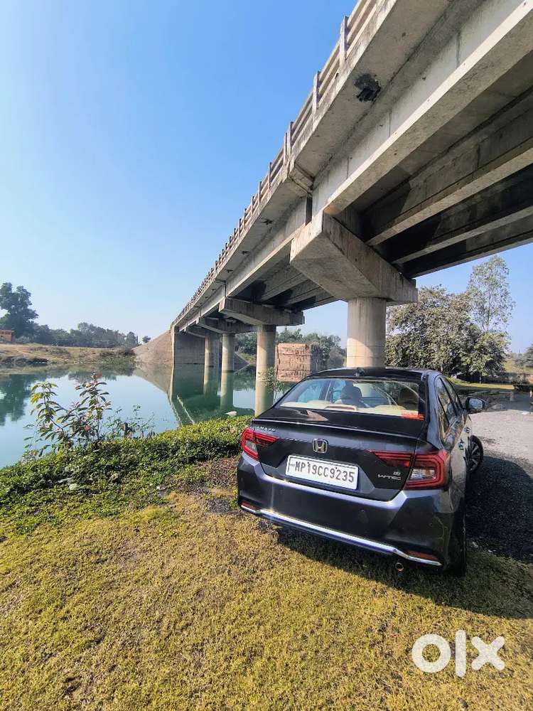 Honda Amaze 2nd Gen 2023 Petrol 30000 Km Driven Top Model Argent Sell
