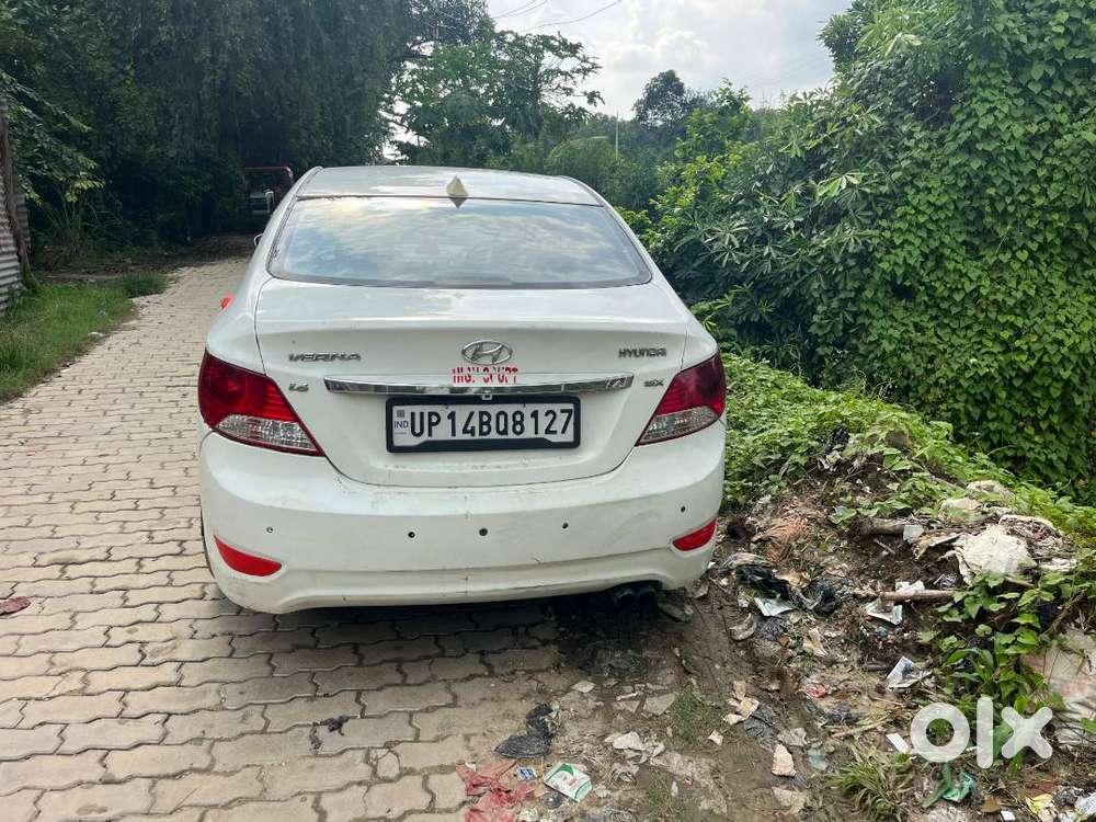 Hyundai Verna 2012 Diesel 121000 Km