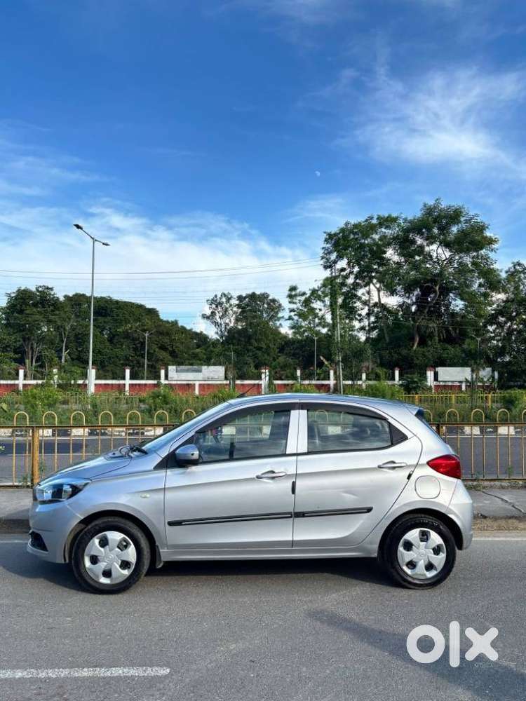 Tata Tiago 1.2 Revotron Xt (o), 2017, Petrol