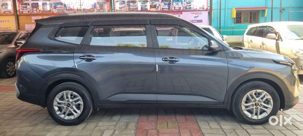 Kia Carens, 2022, Petrol