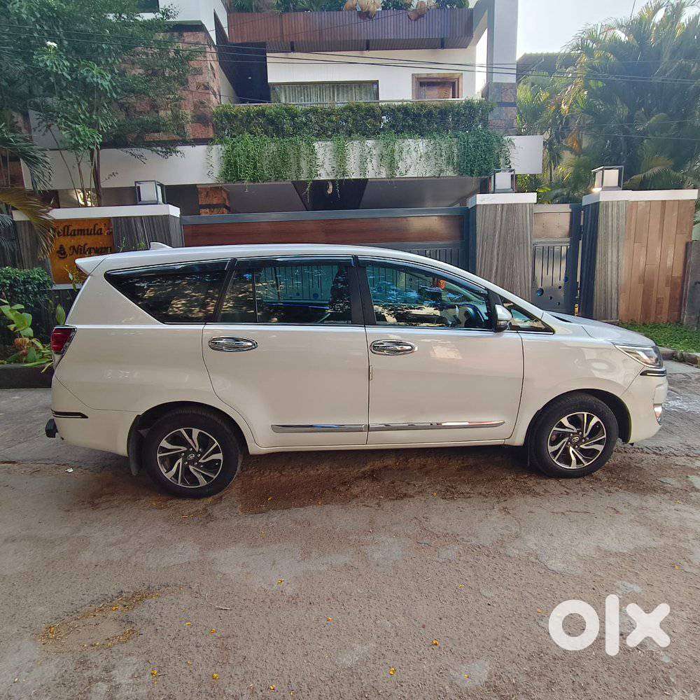 Toyota Innova Crysta 2.4 V 7 Str, 2023, Diesel