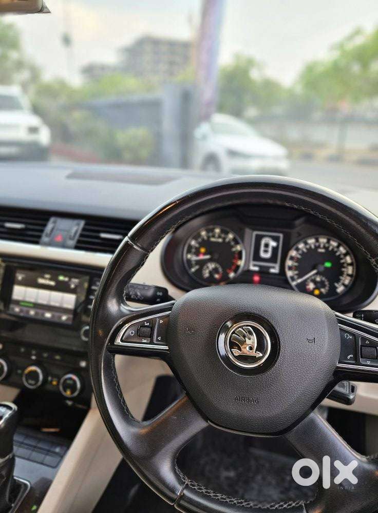 Skoda Octavia 2013-2017 Style Plus 1.8 Tsi At, 2015, Petrol