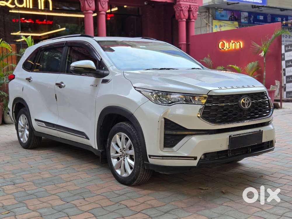 Toyota Innova Hycross 2.0 Vx (o) Hybrid 7 Str, 2024, Petrol