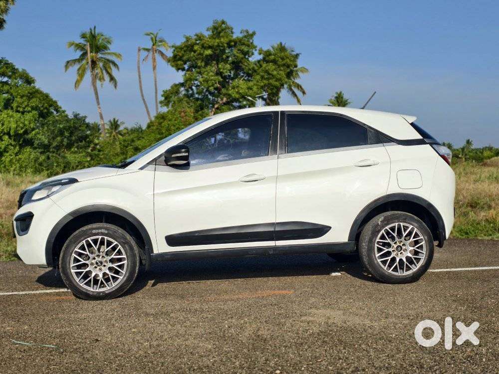 Tata Nexon 1.2 Revotron Xm (s), 2018, Petrol