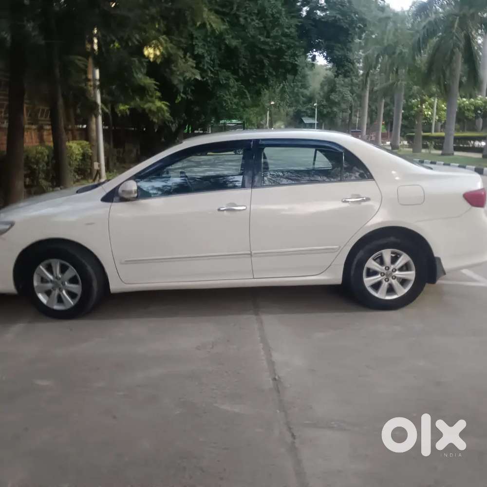 Toyota Corolla Altis 2011