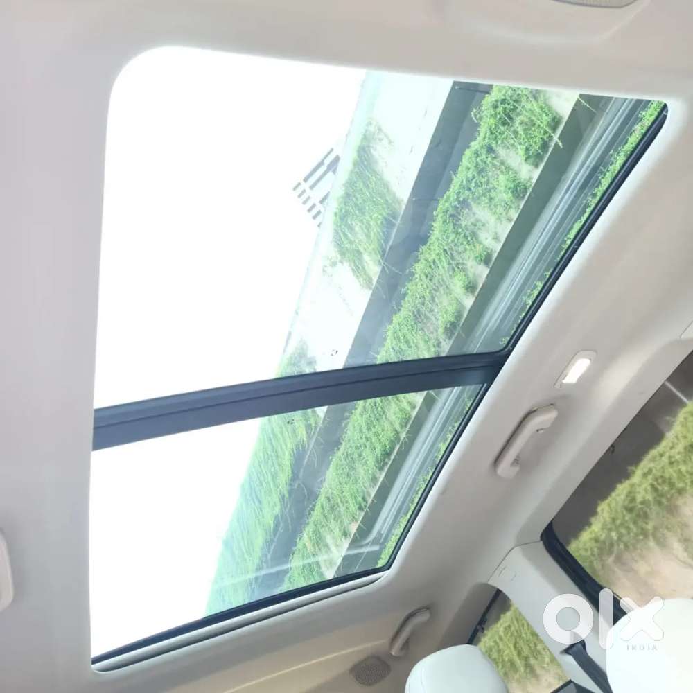 Mahindra Xuv700 Ax7l 2025