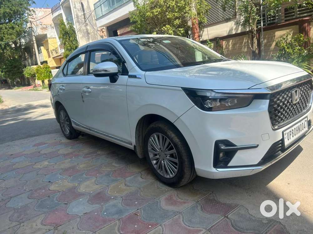 Honda Amaze 2nd Gen 2025 Petrol 4500 Km Driven