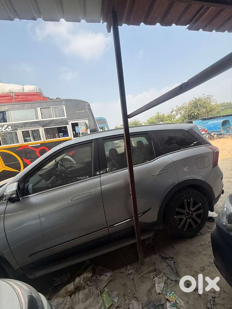Mahindra Xuv700 Petrol 2022