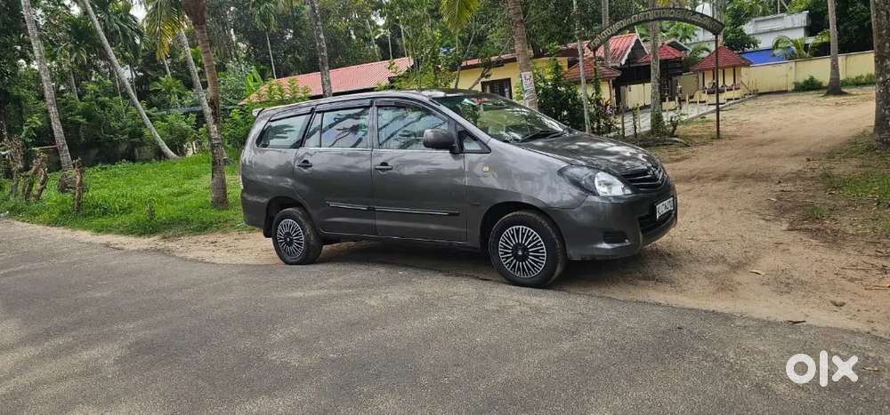 Toyota Innova 2011 Diesel Well Maintained