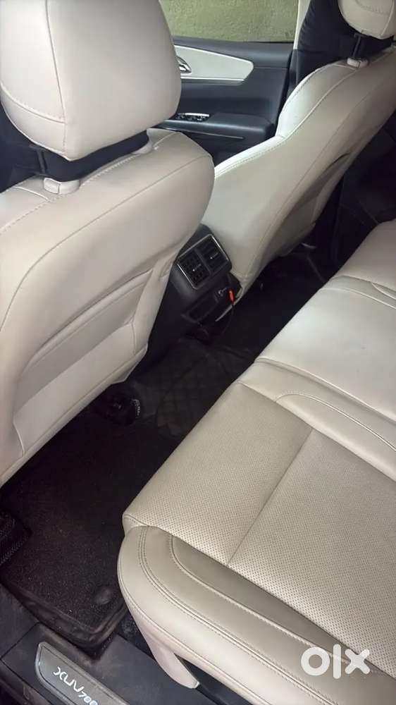 Mahindra Xuv700 Ax7 Diesel At Awd 7-seater  Black  2025 Delivery