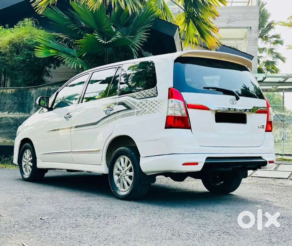 Toyota Innova 2014