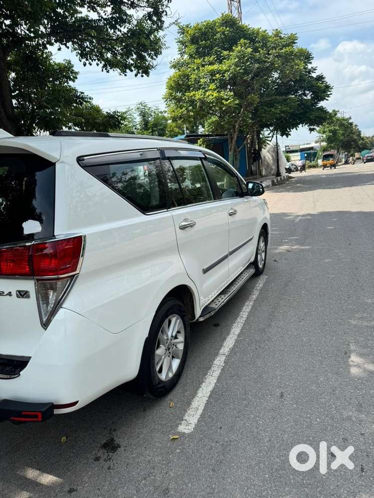 Toyota Innova Crysta 2018 Diesel Well Maintained