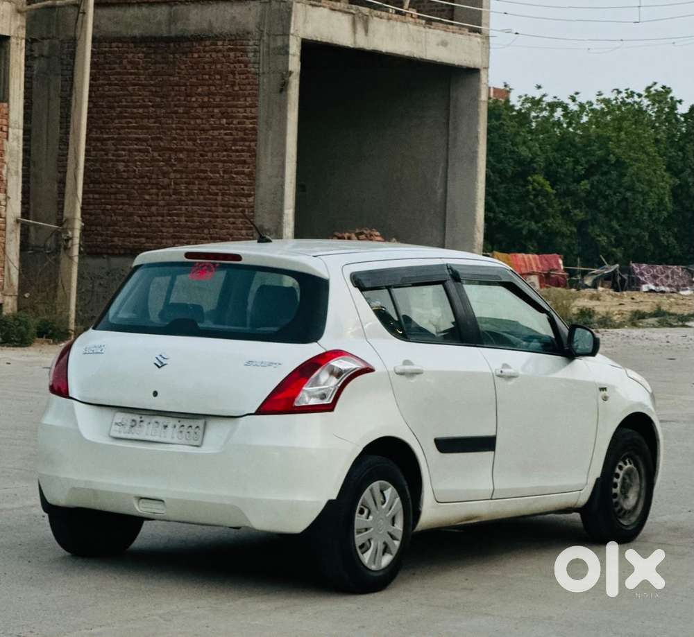 Maruti Suzuki Swift Lxi Optional-o, 2017, Petrol