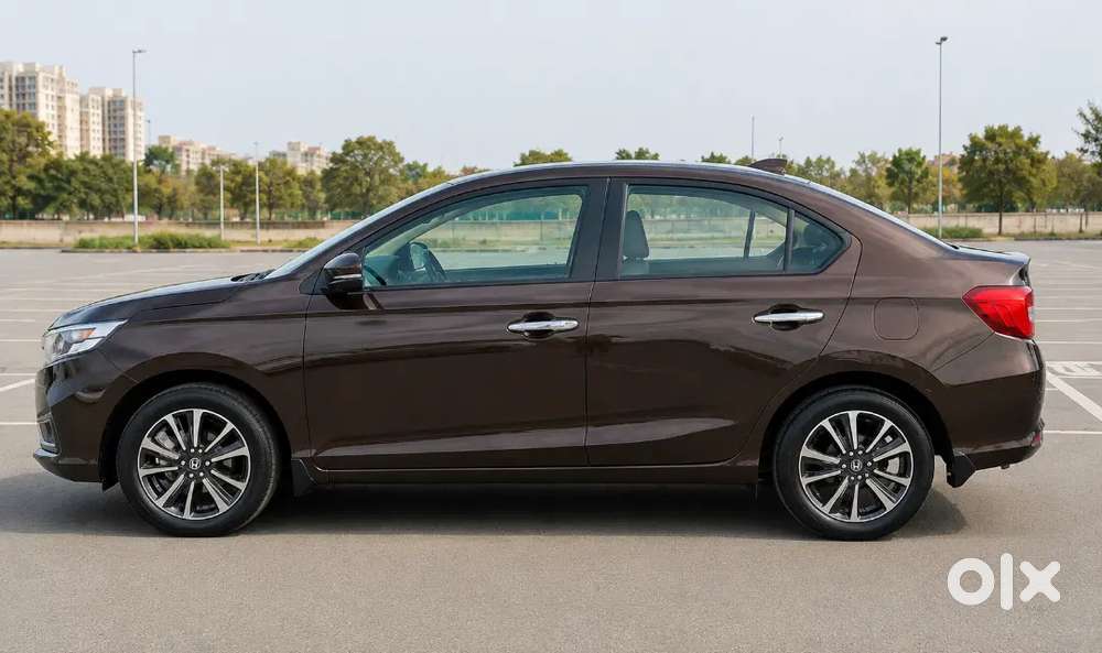 Immaculate Honda Amaze Vx Mt 2022  30k Km  Premium Leather Interior