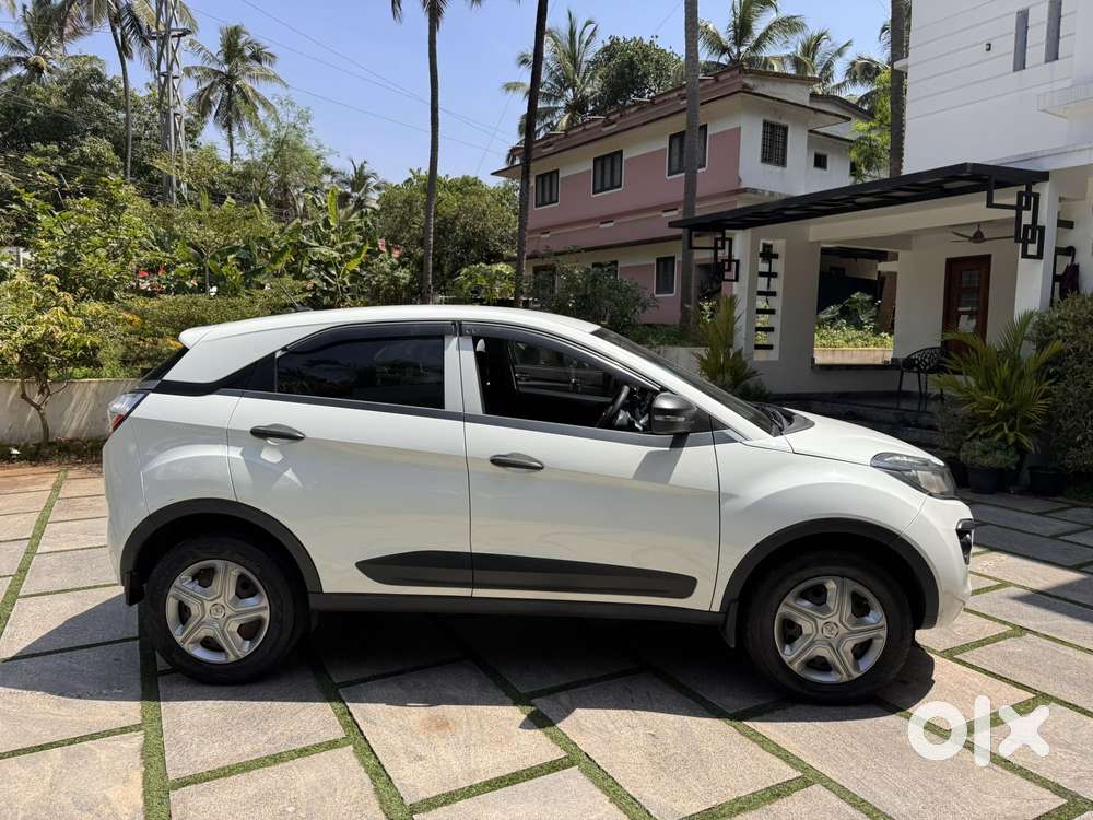 Tata Nexon 1.2 Revotron Xma Amt (s), 2020, Diesel