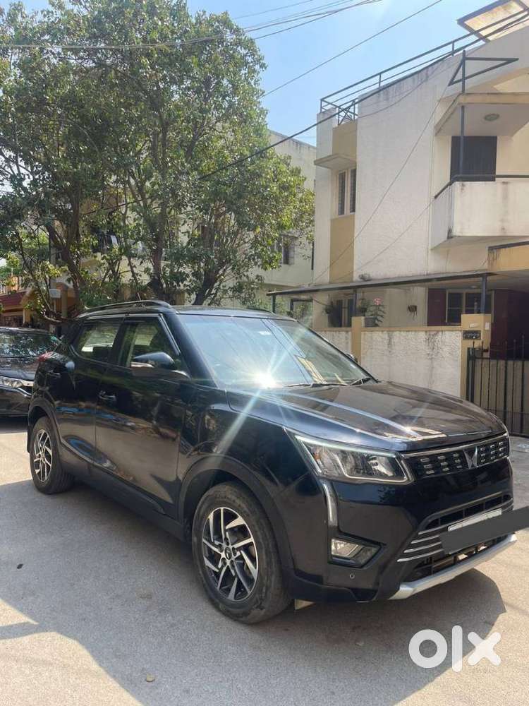 Mahindra Xuv300 W8 1.2 Petrol Dual Tone, 2024, Petrol