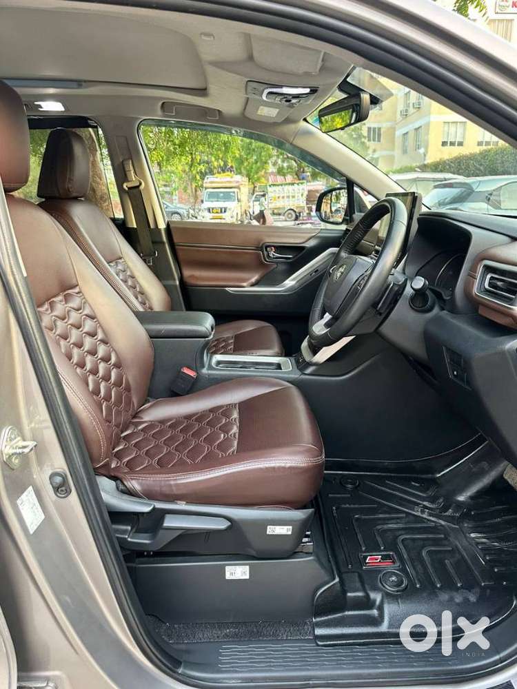 Toyota Innova Hycross 2.0 Vx (o) Hybrid 7 Str, 2024, Petrol