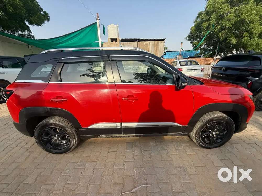 Brezza Zxi Dual Tone Smart Hybrid