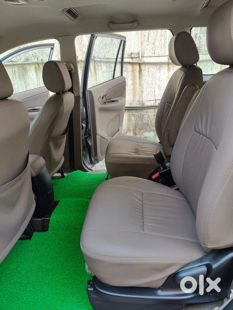 Toyota Innova 2.5 G (diesel) 7 Seater Bs Iv, 2016, Diesel