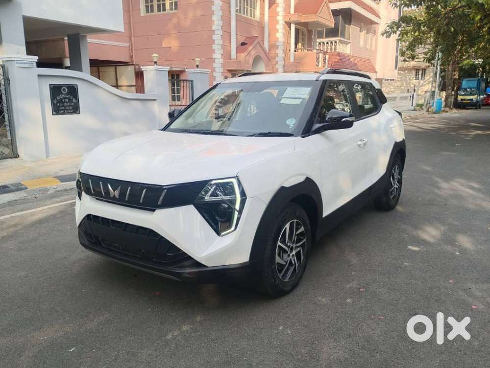 Mahindra Xuv 3xo Ax5 Pm Mt, 2024, Petrol