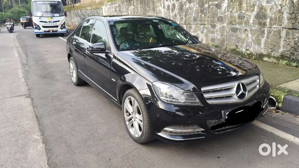 Mercedes-benz C-class 11-2012 Petrol 22100 Km Driven At Chembur