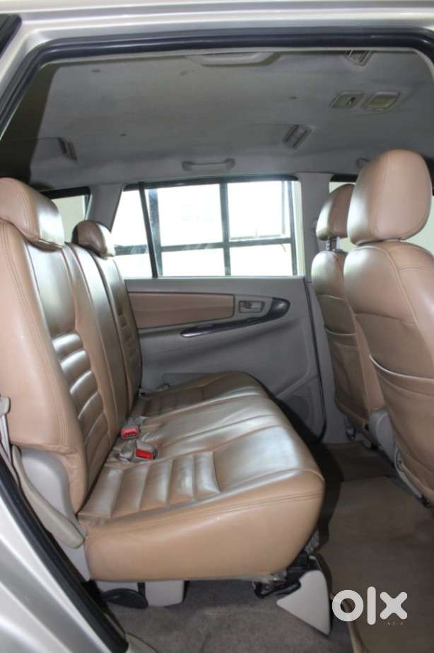 Toyota Innova 2.5 G (diesel) 8 Seater, 2012, Diesel
