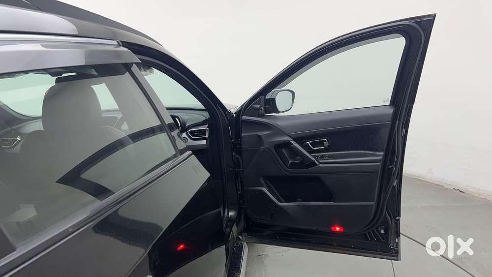 Tata Safari 2.0 Xza Plus 6 S Dark Edition, 2022, Diesel