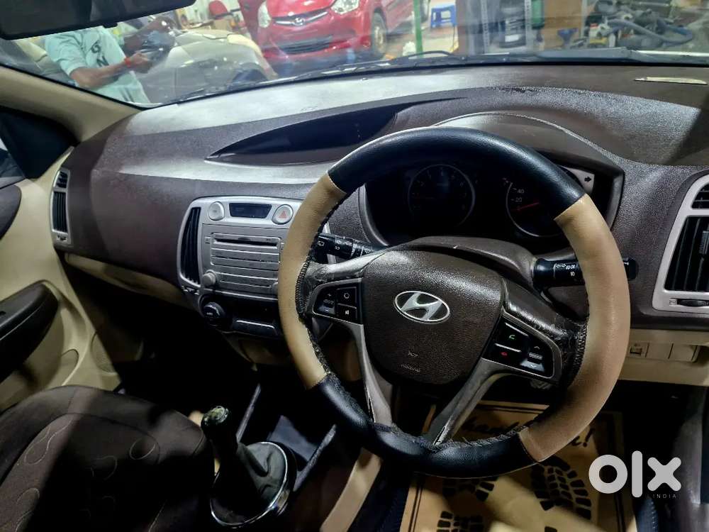 Hyundai I20 Asta Top End Madal Very Low K.m.30000 Only Csr Shroom Cand