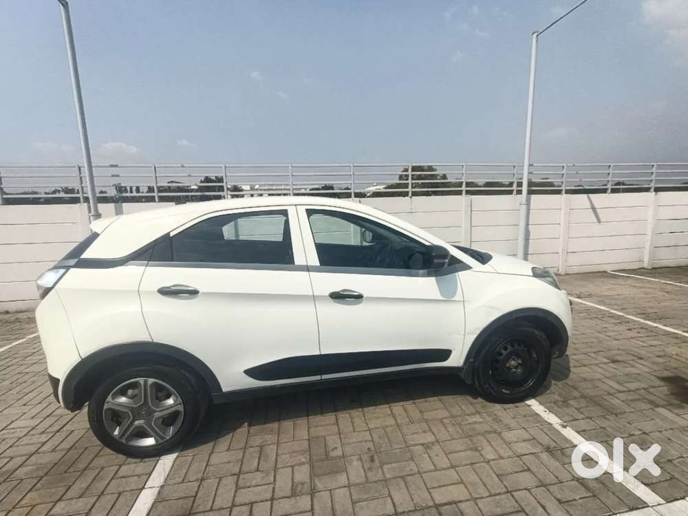 Tata Nexon 1.2 Revotron Xz, 2018, Petrol