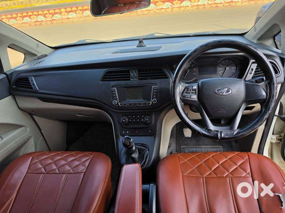 Mahindra Marazzo M4, 2021, Diesel