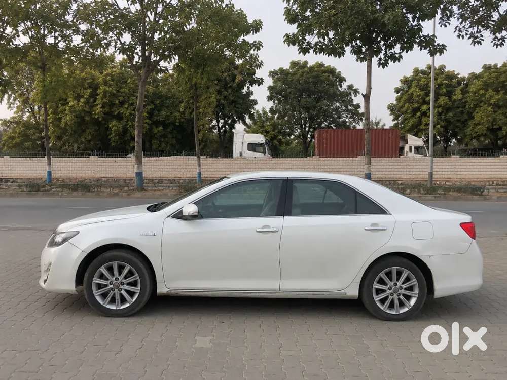 Toyota Camry Hybrid 2014 Model