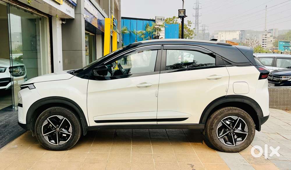 Tata Nexon Fearless Pr S 1.2 Revotron Petrol 7 Dca  Dt, 2024, Petrol