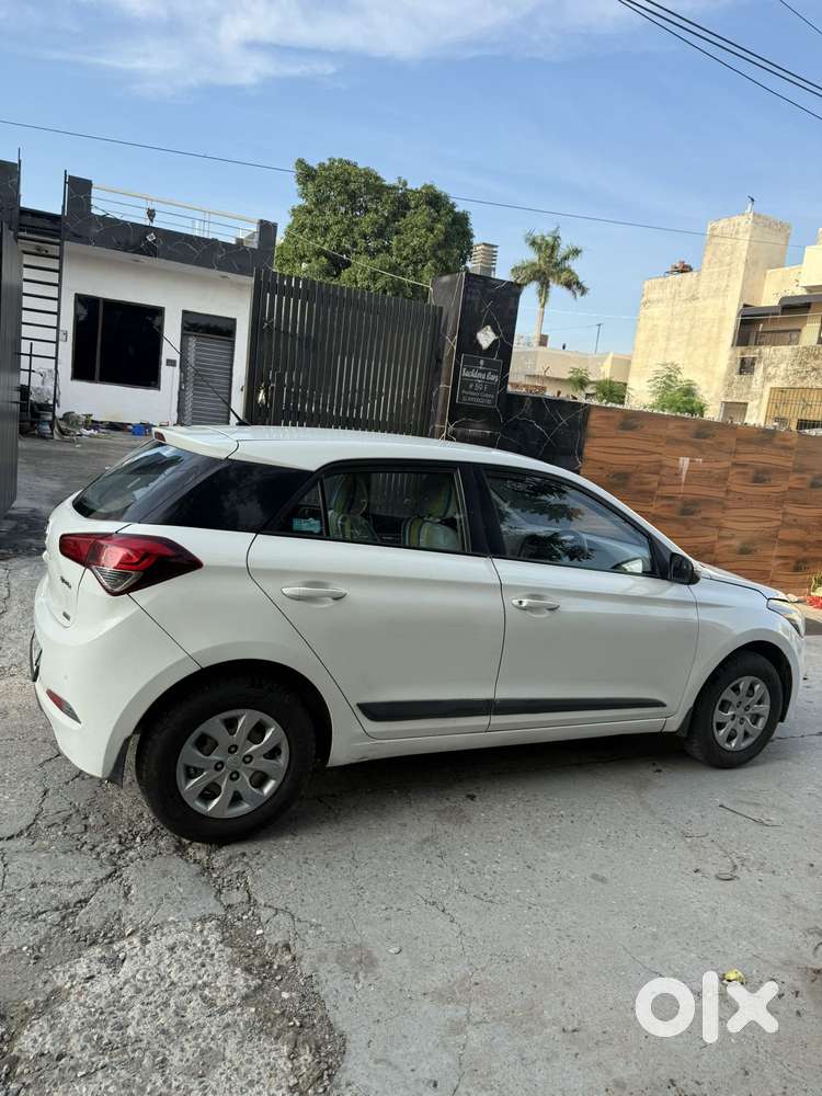 Hyundai Elite I20 Sportz (o) 1.4, 2017, Petrol