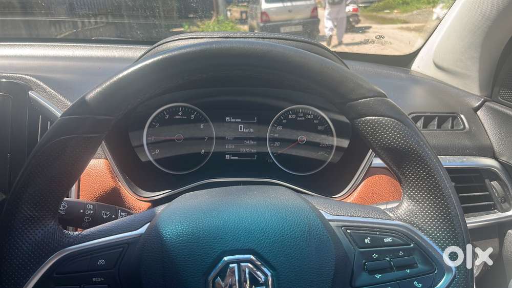 Mg Hector Plus 2021 Diesel 33751 Km Driven