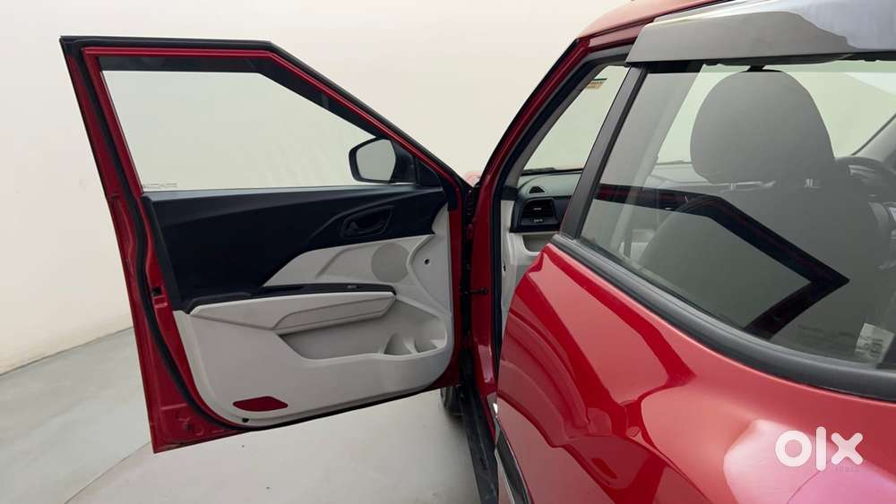Mahindra Xuv300 W6 Amt Diesel, 2022, Diesel