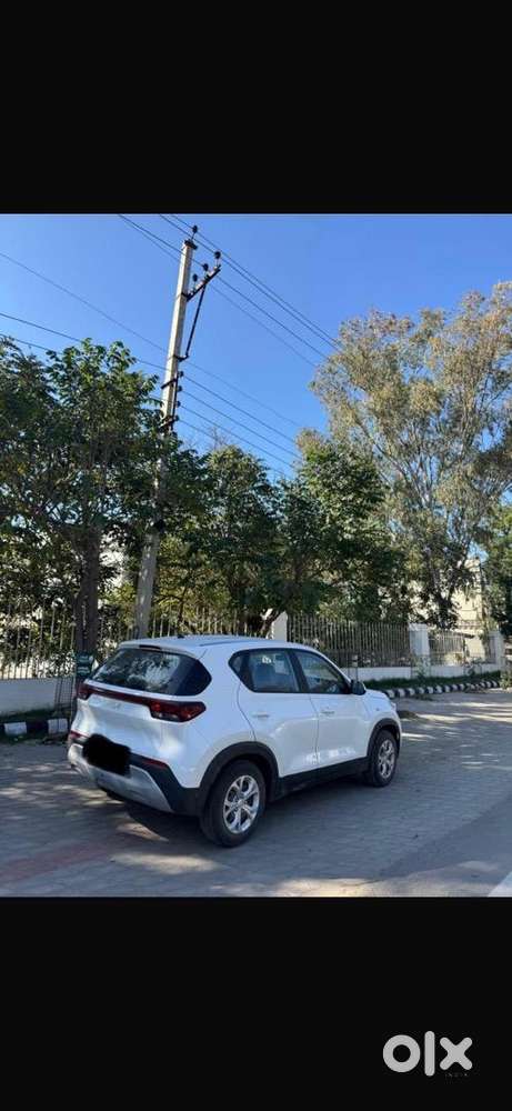 Kia Sonet 2023 Petrol 8000 Km Driven