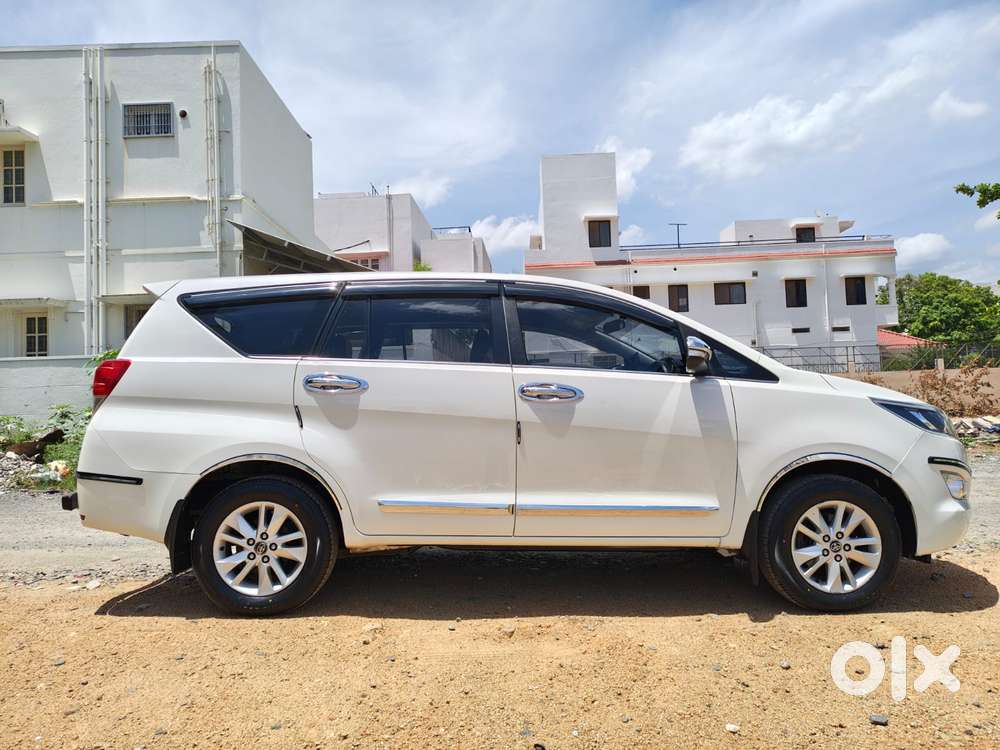 Toyota Innova Crysta 2.4 V, 2016, Diesel
