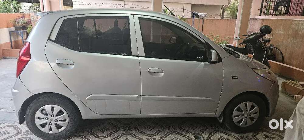 Hyundai I10 Asta Top Model 2011 Model With Minor Scratches