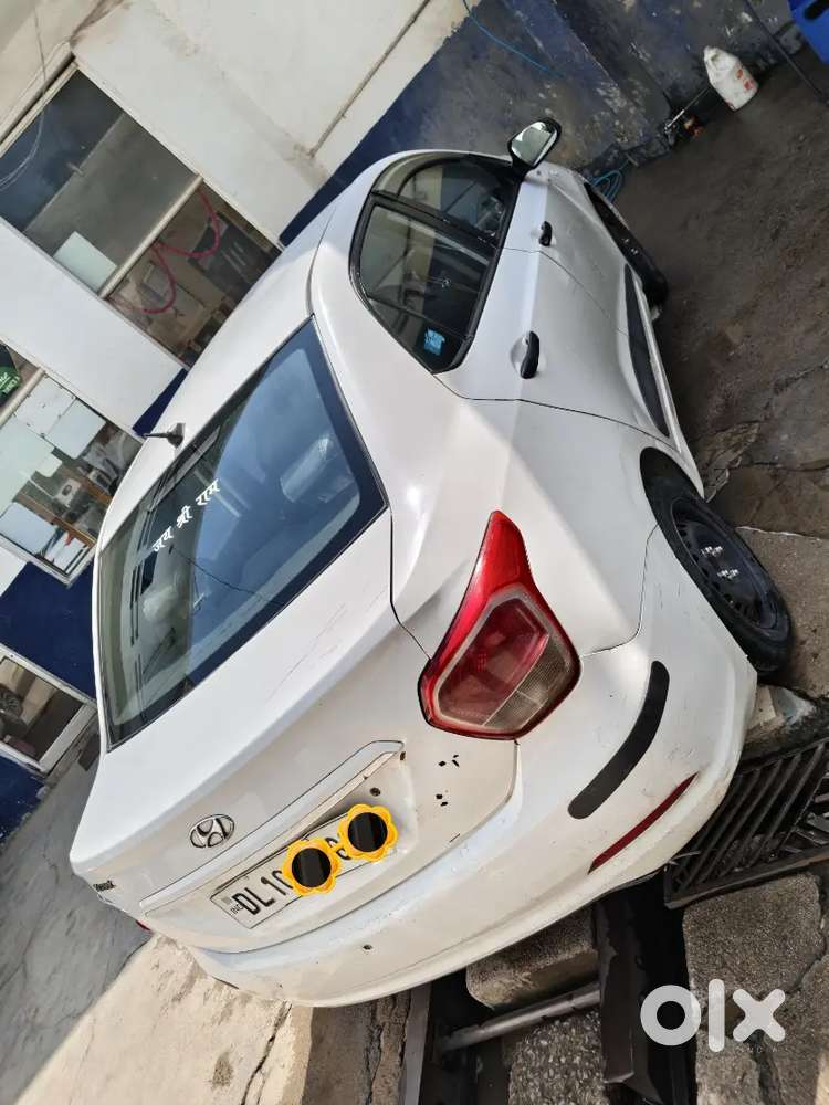 Hyundai Xcent Base 2015