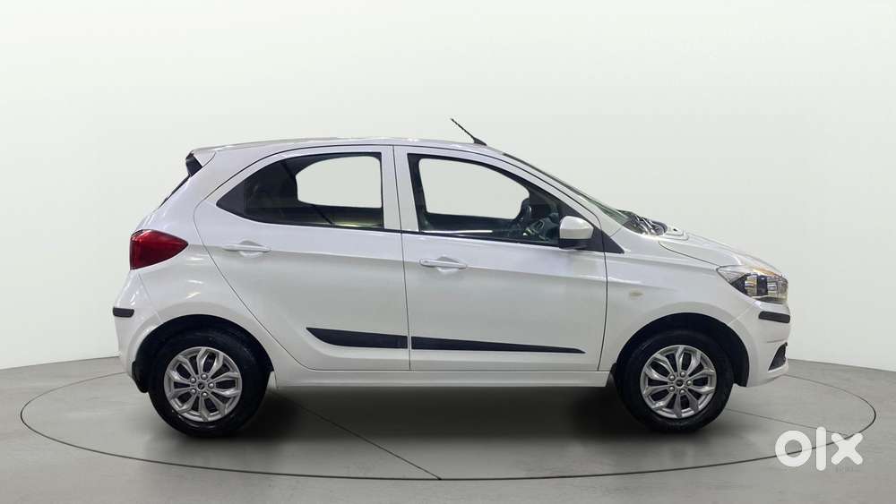 Tata Tiago 1.2 Revotron Xt, 2017, Petrol