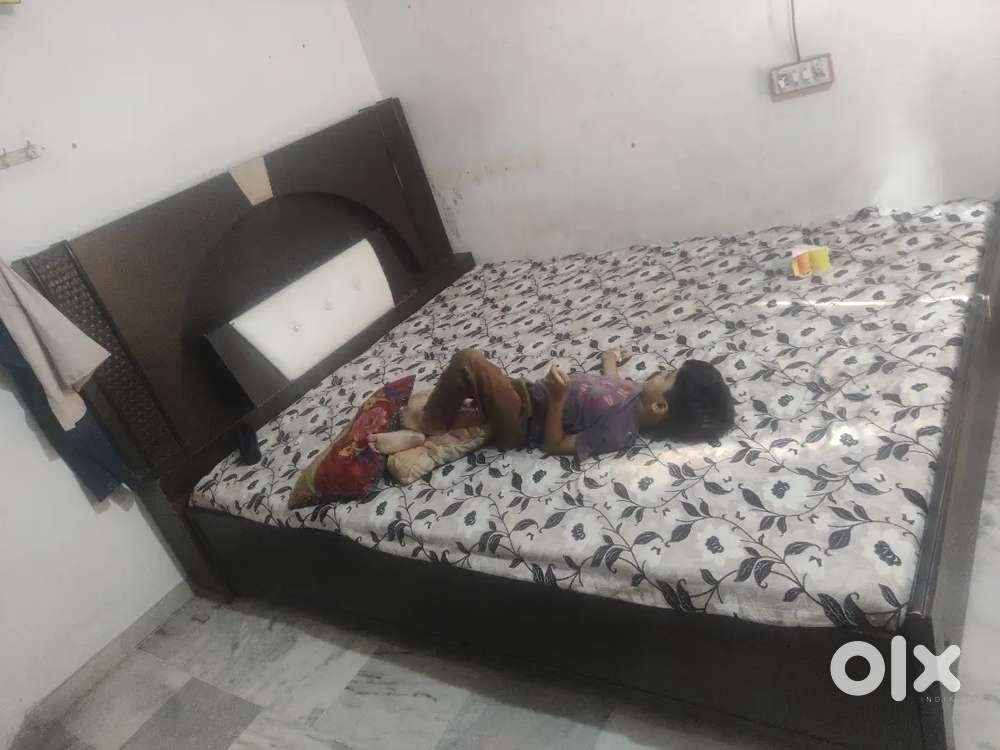 7&times;7 bed very good