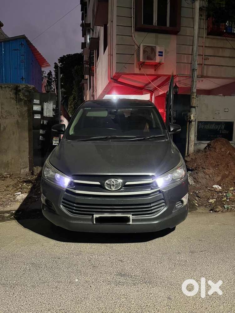 Toyota Innova Crysta 2016 Diesel Well Maintained