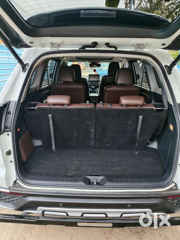 Toyota Innova Hycross 2.0 Vx (o) Hybrid 7 Str, 2025, Petrol