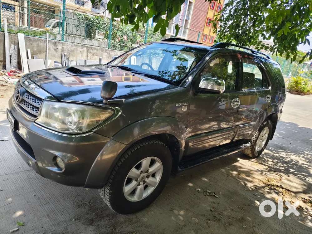 Toyota Fortuner 2010 Diesel 310000 Km Driven