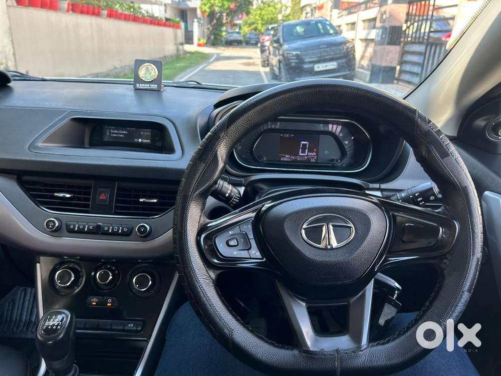 Tata Nexon Petrol 2021 First Owner 52000 Km Driven