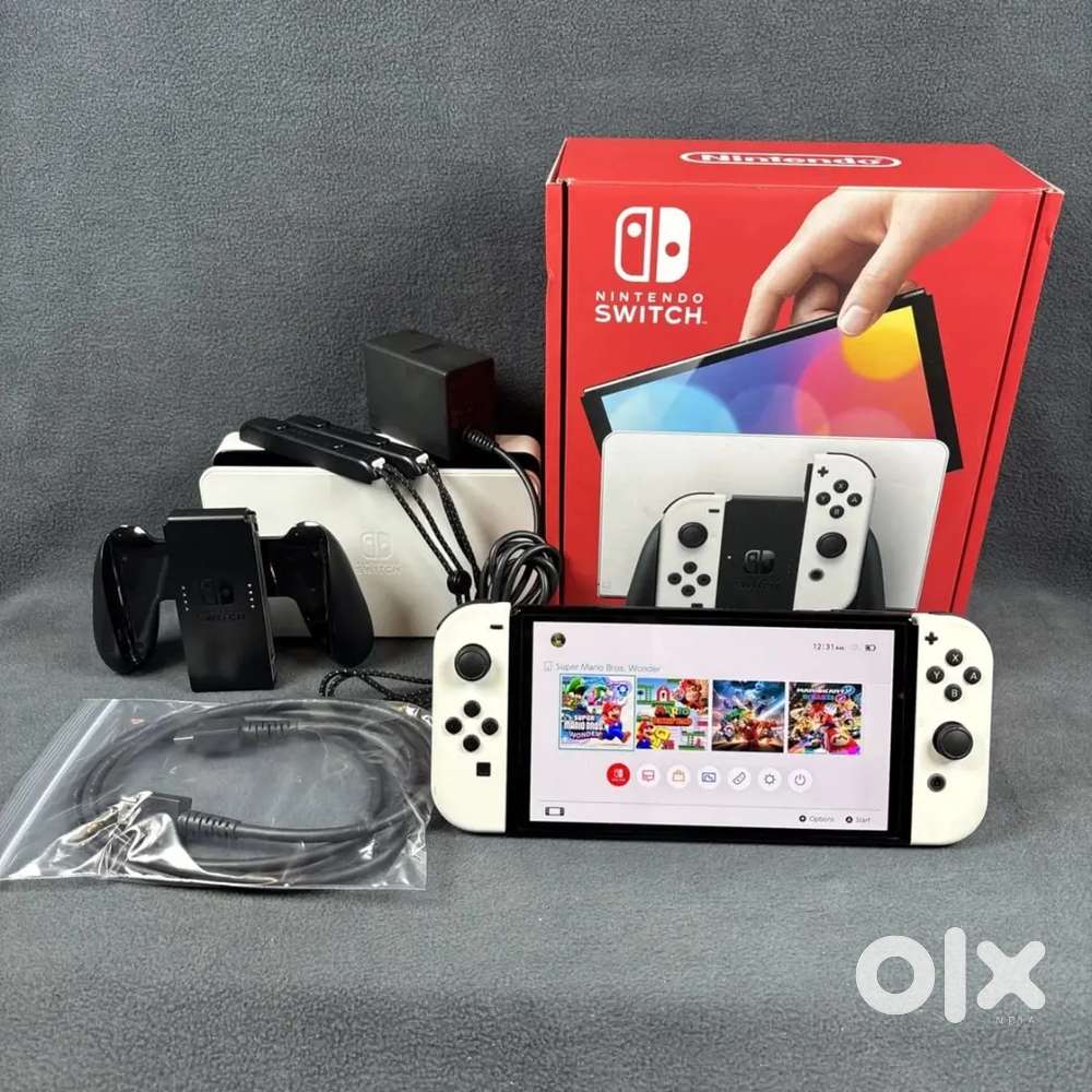 Nintendo Switch OLED HEG-001 White Console w/ Accessories - Games