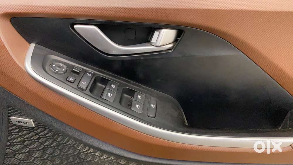 Hyundai Alcazar 2.0 Signature (o) Petrol At 6 Str, 2022, Petrol