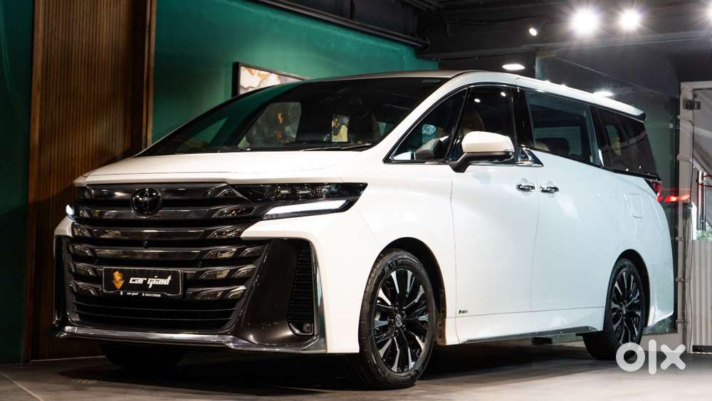 Toyota Vellfire Vip – Executive Lounge, 2025, Petrol