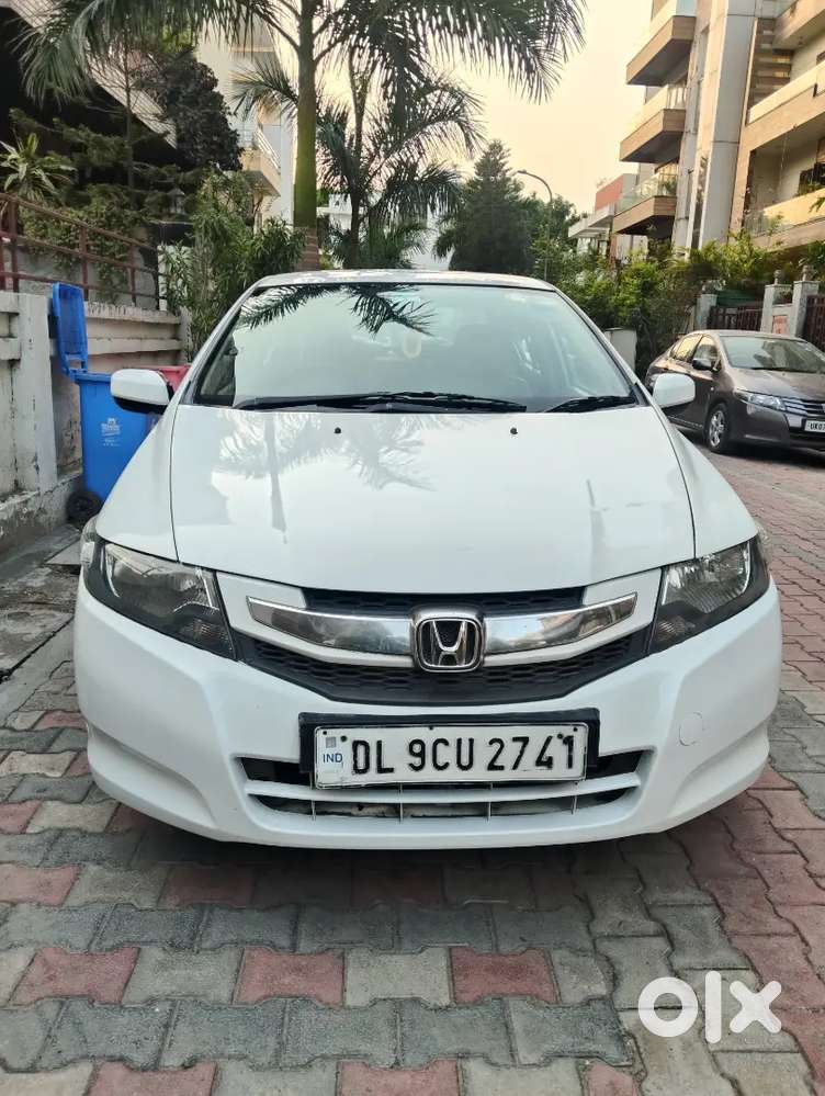 Honda City Ivtech Cng Petrol On Papper Alloy Wheels