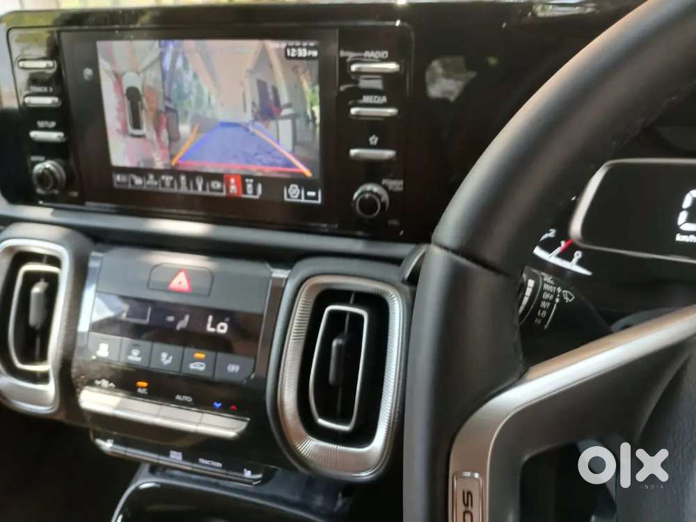 Kia Sonet 2025 Petrol 2400 Km Driven